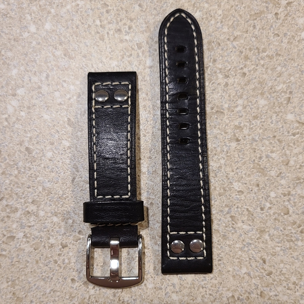 Lack Leather Riveted Watch Strap 22mm